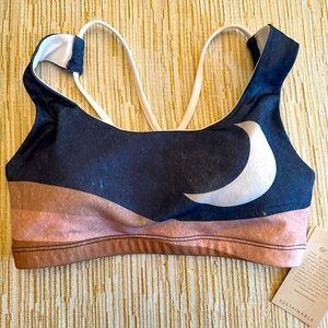 NWT Onzie Sol y Luna Graphic Mudra Bra S/M